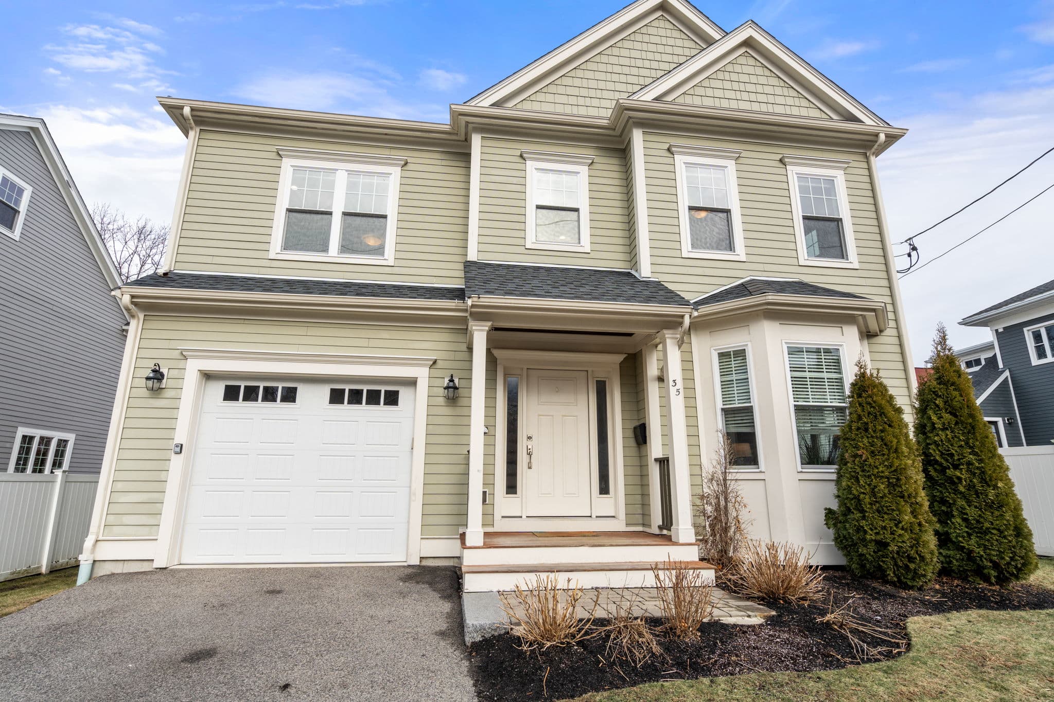 Green building image